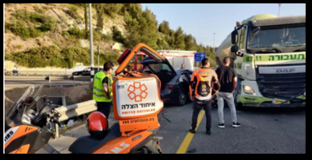 إصابة سيدة في حادث طرق على شارع 444 قرب الطيبة 